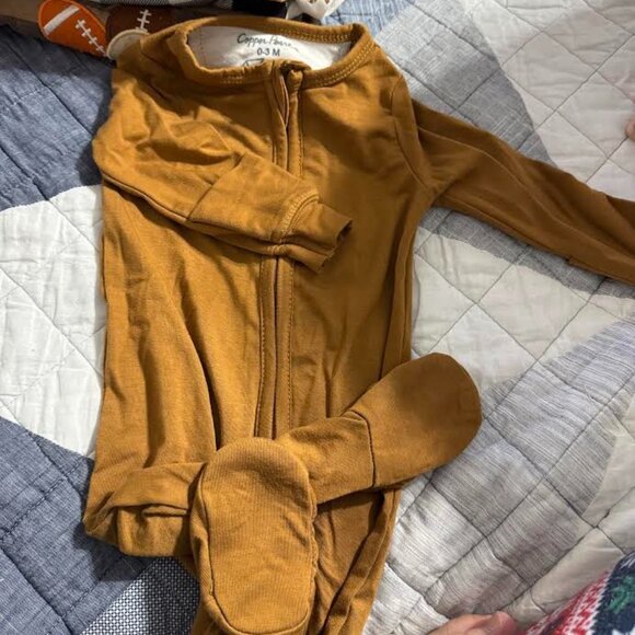 Copper Pearl 0-3mo Footies - Picture 1 of 2